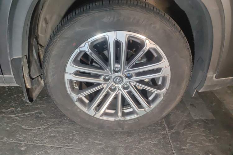 Used CHANGAN CS75 PLUS 2020 1.5T Automatic Prestige Edition Right Front Wheel Hub