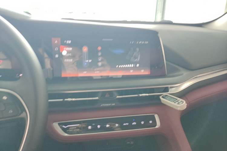 Used CHANGAN CS75 PLUS 2020 1.5T Automatic Luxury Version Center Console