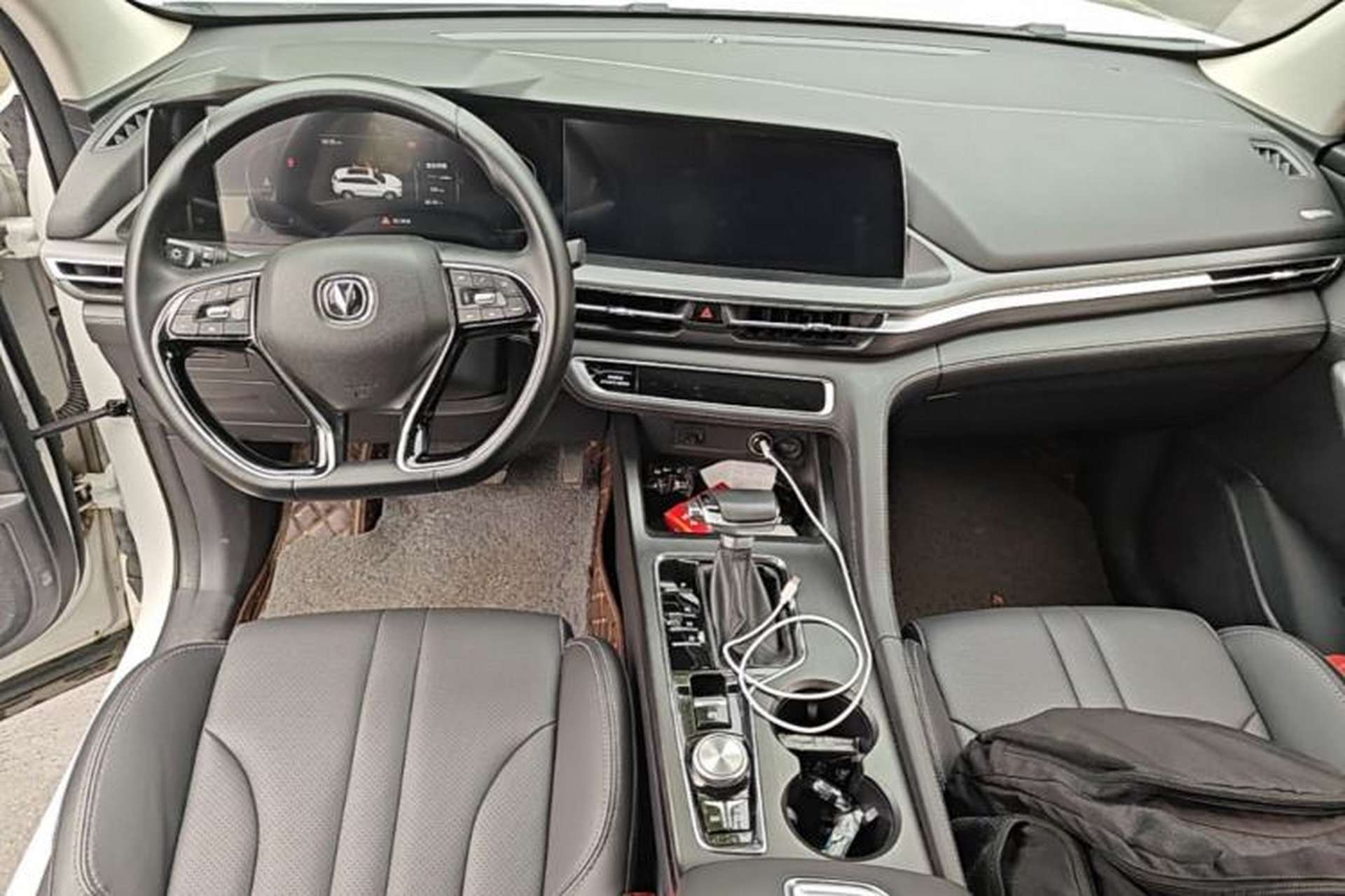 Used CHANGAN CS75 PLUS 2020 1.5T Automatic Luxury Version Center Console