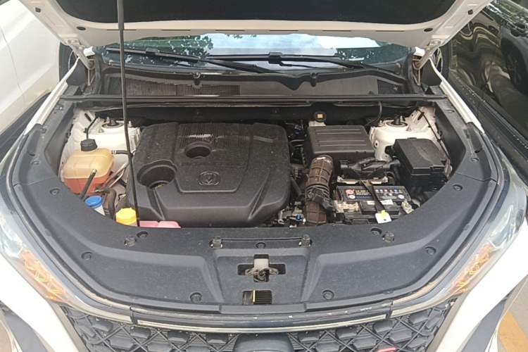 Used CHANGAN CS75 PLUS 2020 1.5T Automatic Luxury Version Engine Bay