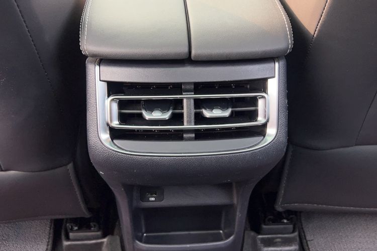 Used CHANGAN CS75 PLUS 2020 1.5T Automatic Luxury Version Interior 12