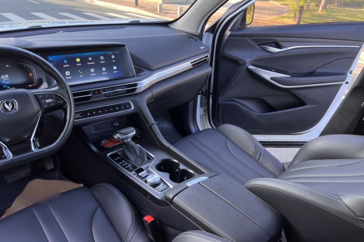 Used CHANGAN CS75 PLUS 2020 1.5T Automatic Prestige Edition Interior 2