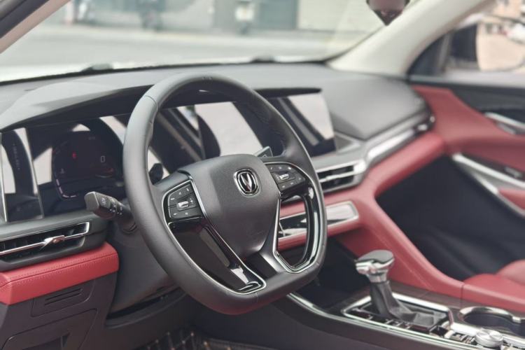 Used CHANGAN CS75 PLUS 2020 1.5T Automatic Luxury Version Interior 4