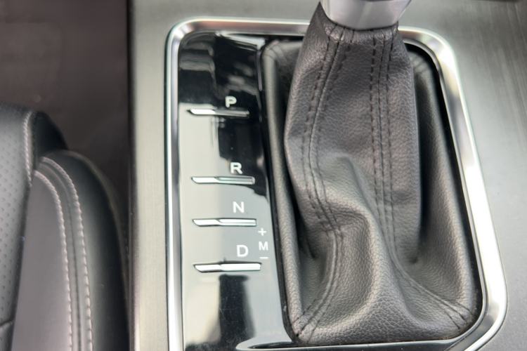 Used CHANGAN CS75 PLUS 2020 1.5T Automatic Luxury Version Interior 7