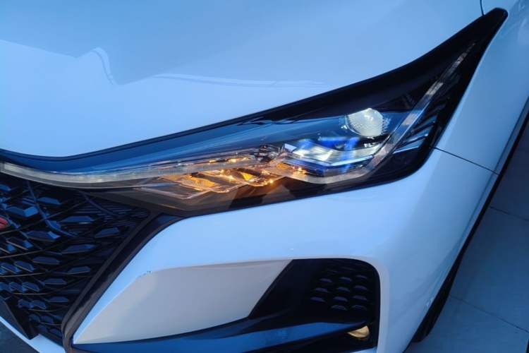 Used CHANGAN CS75 PLUS 2020 2.0T Automatic Flagship Edition Left Front Headlight