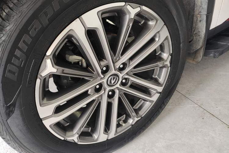 Used CHANGAN CS75 PLUS 2020 1.5T Automatic Luxury Version Left Front Wheel Hub