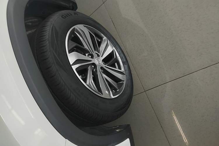Used CHANGAN CS75 PLUS 2020 1.5T Automatic Luxury Version Left Front Wheel Hub