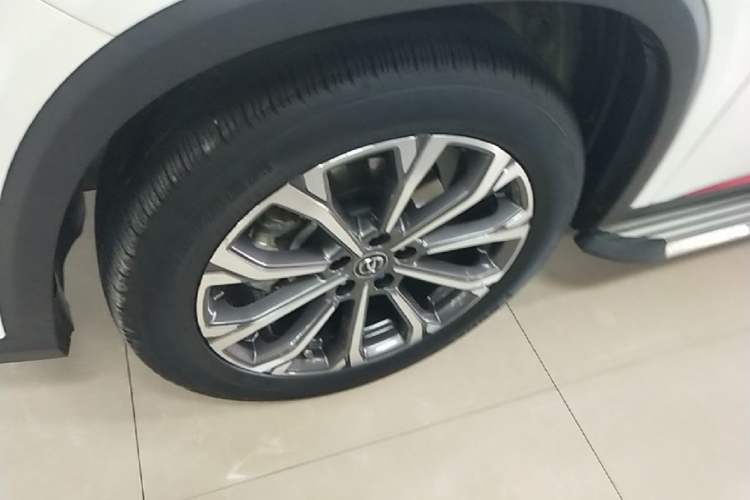 Used CHANGAN CS75 PLUS 2020 2.0T Automatic Pilot Version Left Front Wheel Hub
