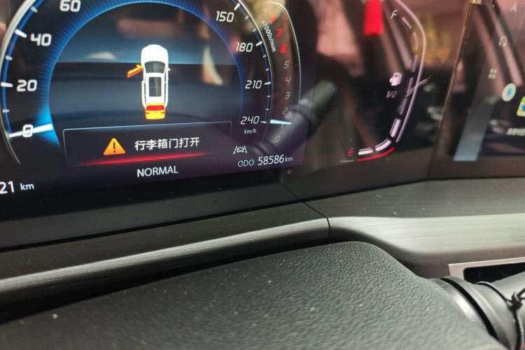 Used CHANGAN CS75 PLUS 2020 1.5T Automatic Luxury Version Odometer Close Up