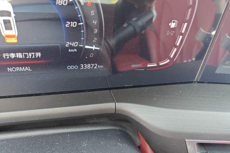 Used CHANGAN CS75 PLUS 2020 1.5T Automatic Luxury Version Odometer Close Up