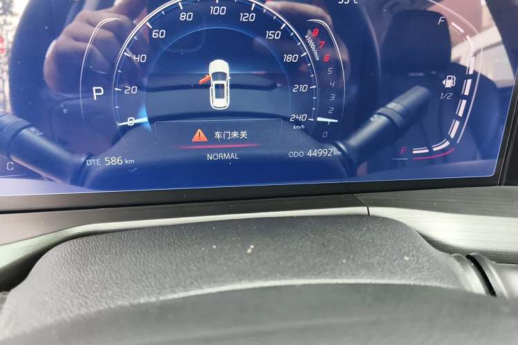 Used CHANGAN CS75 PLUS 2020 1.5T Automatic Luxury Version Odometer Close Up