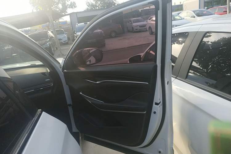 Used CHANGAN CS75 PLUS 2020 1.5T Manual Luxury Version Right Front Door Interior