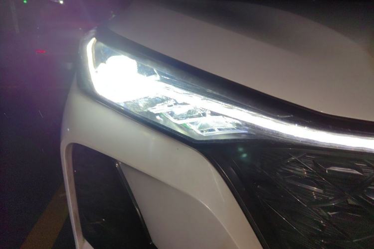 Used CHANGAN CS75 PLUS 2020 2.0T Automatic Flagship Edition Right Front Headlight