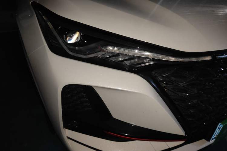 Used CHANGAN CS75 PLUS 2020 1.5T Automatic Luxury Version Right Front Headlight