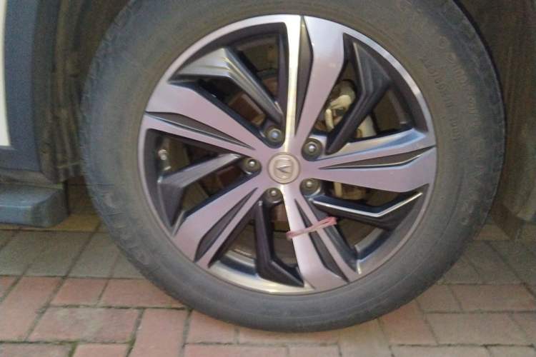 Used CHANGAN CS75 PLUS 2020 1.5T Automatic Luxury Version Right Front Wheel Hub