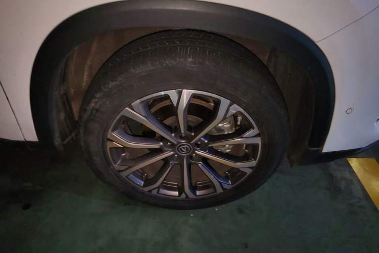 Used CHANGAN CS75 PLUS 2020 2.0T Automatic Flagship Edition Right Front Wheel Hub