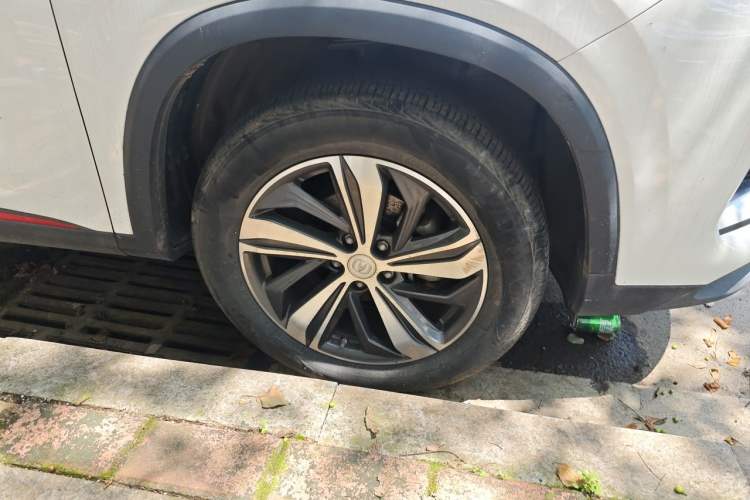 Used CHANGAN CS75 PLUS 2020 1.5T Automatic Luxury Version Right Front Wheel Hub