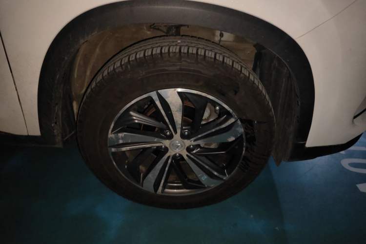 Used CHANGAN CS75 PLUS 2020 1.5T Automatic Luxury Version Right Front Wheel Hub