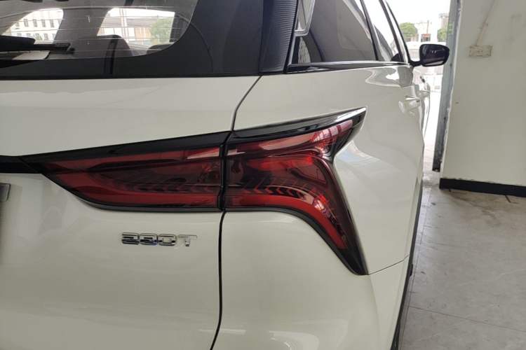Used CHANGAN CS75 PLUS 2020 1.5T Automatic Luxury Version Right Rear Taillight