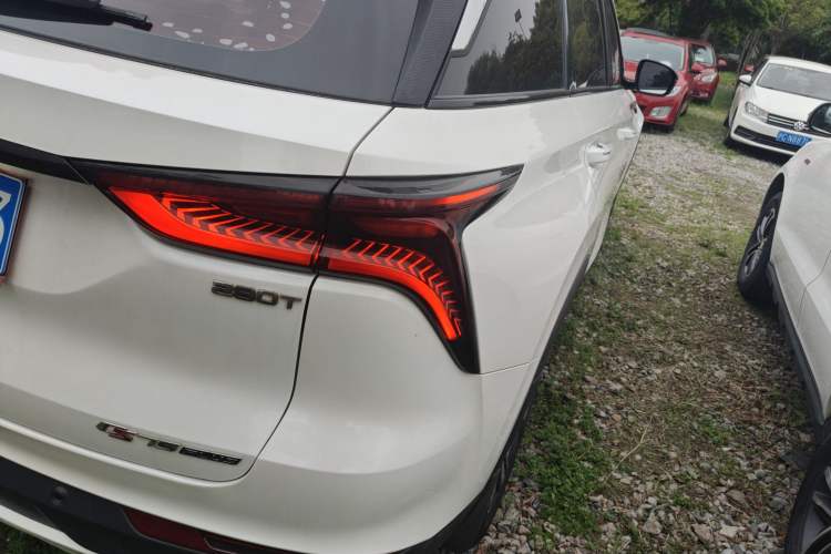 Used CHANGAN CS75 PLUS 2020 1.5T Automatic Luxury Version Right Rear Taillight
