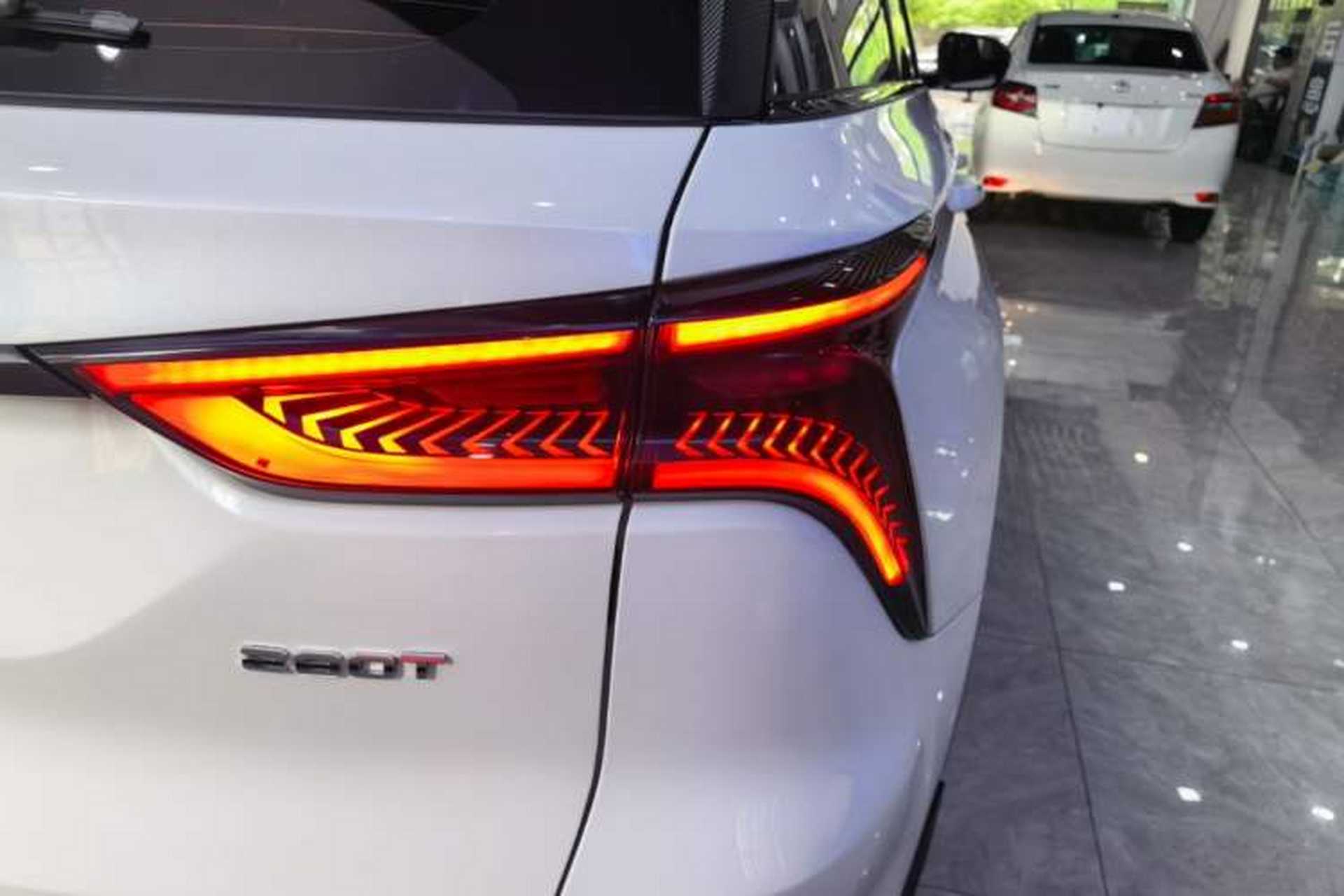 Used CHANGAN CS75 PLUS 2020 1.5T Automatic Luxury Version Right Rear Taillight