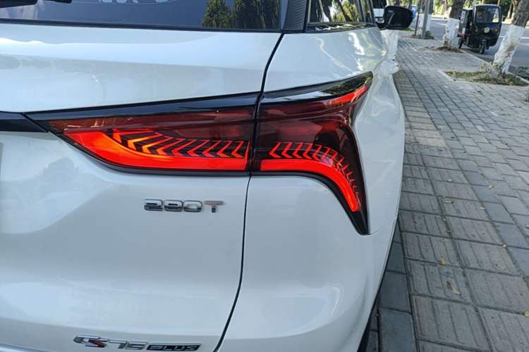 Used CHANGAN CS75 PLUS 2020 1.5T Automatic Luxury Version Right Rear Taillight