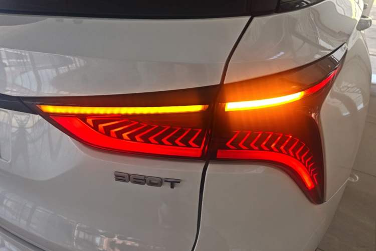 Used CHANGAN CS75 PLUS 2020 2.0T Automatic Pilot Version Right Rear Taillight