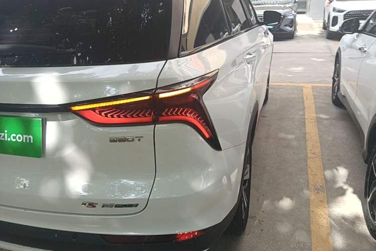 Used CHANGAN CS75 PLUS 2020 1.5T Automatic Luxury Version Right Rear Taillight