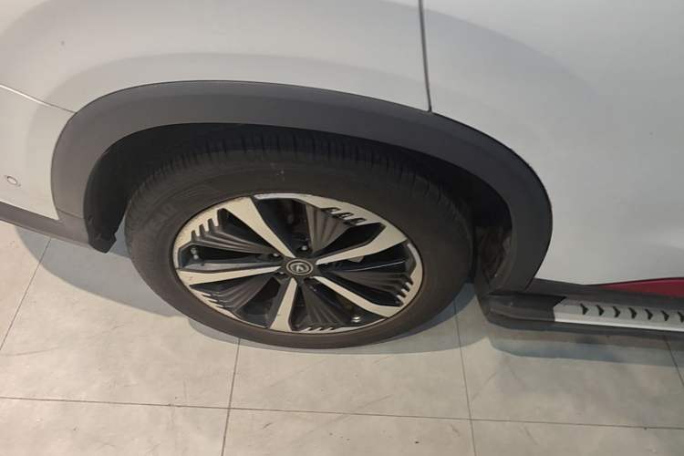 Used CHANGAN CS75 PLUS 2020 2.0T Automatic Flagship Edition Right Rear Wheel Hub