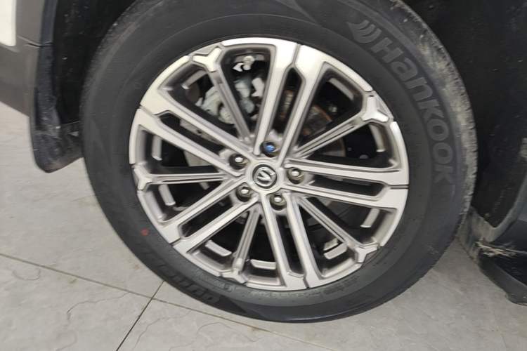Used CHANGAN CS75 PLUS 2020 1.5T Automatic Luxury Version Right Rear Wheel Hub