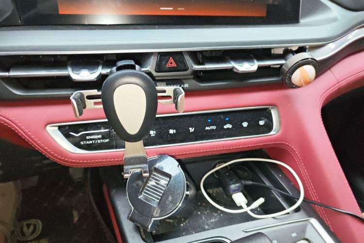 Used CHANGAN CS75 PLUS 2021 1.5T Automatic Prestige Model Audio And AC Panel