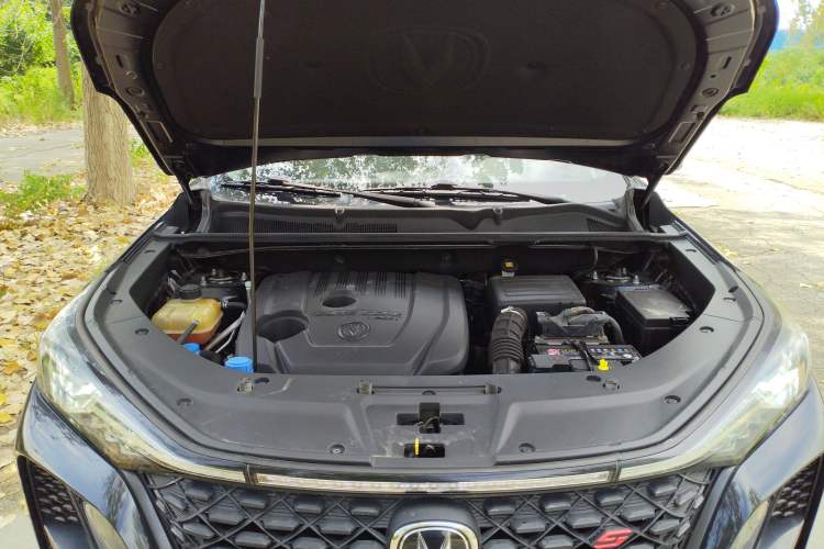 Used CHANGAN CS75 PLUS 2021 1.5T Automatic Luxury Version Engine Bay