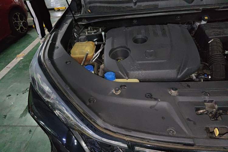 Used CHANGAN CS75 PLUS 2021 1.5T Automatic Prestige Model Engine Bay Right