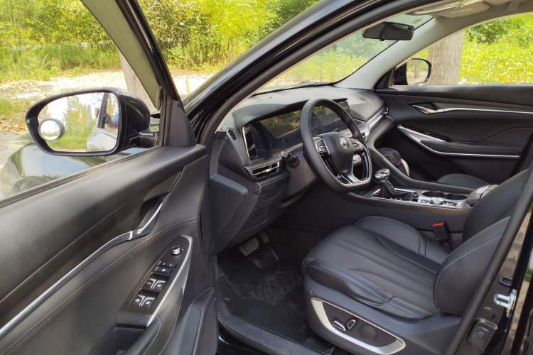 Used CHANGAN CS75 PLUS 2021 1.5T Automatic Luxury Version Interior 3