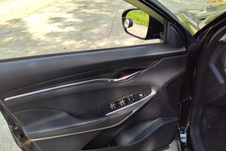 Used CHANGAN CS75 PLUS 2021 1.5T Automatic Luxury Version Interior 7