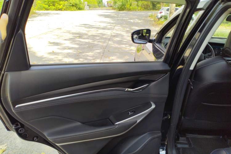 Used CHANGAN CS75 PLUS 2021 1.5T Automatic Luxury Version Interior 8