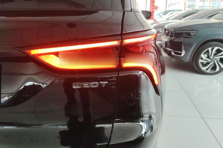 Used CHANGAN CS75 PLUS 2021 1.5T Automatic Luxury Version Right Rear Taillight