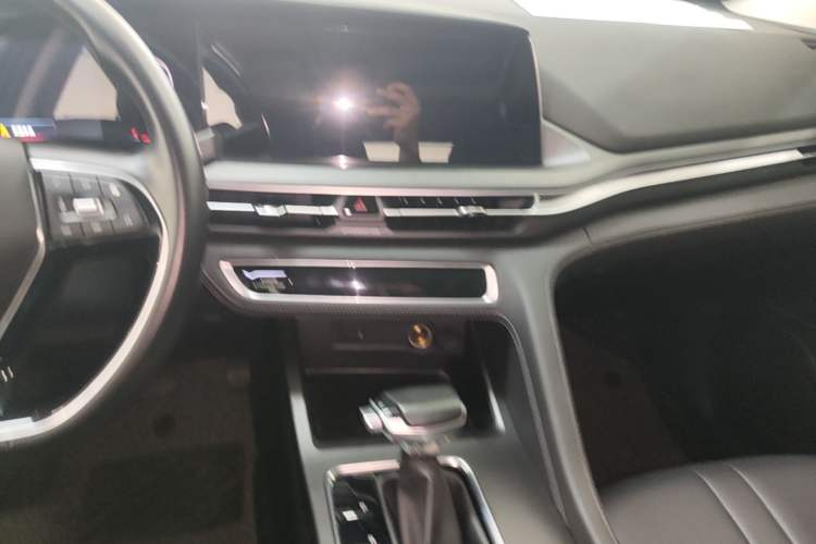 Used CHANGAN CS75 PLUS 2021 1.5T Automatic Luxury Version Audio And AC Panel