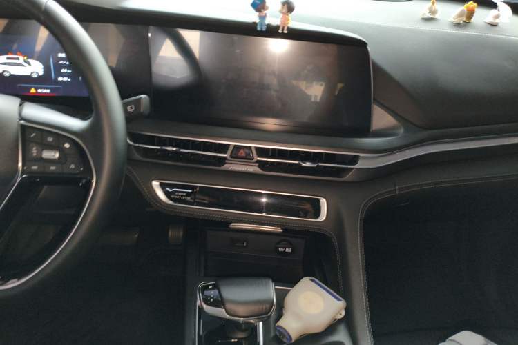Used CHANGAN CS75 PLUS 2021 1.5T Automatic Prestige Model Audio And AC Panel