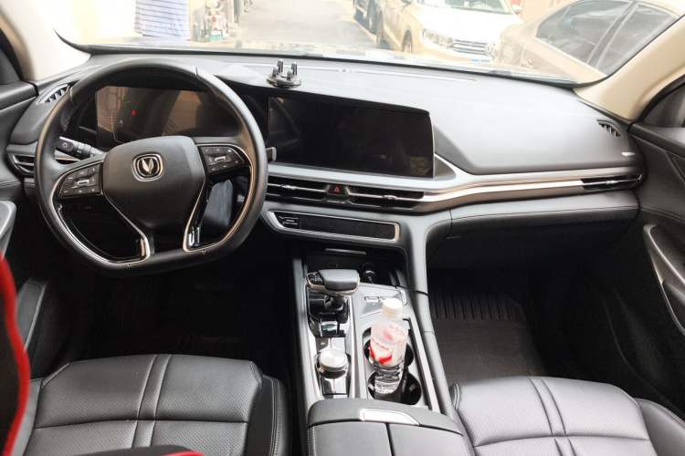 Used CHANGAN CS75 PLUS 2021 2.0T Automatic Pilot Version Center Console