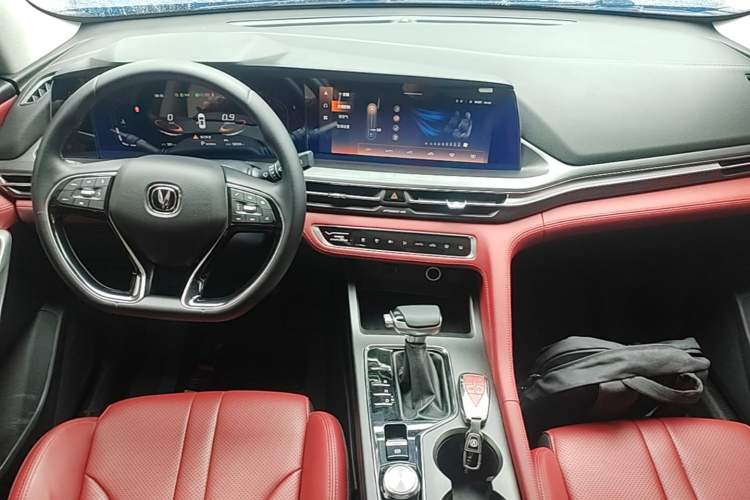 Used CHANGAN CS75 PLUS 2021 1.5T Automatic Luxury Version Center Console