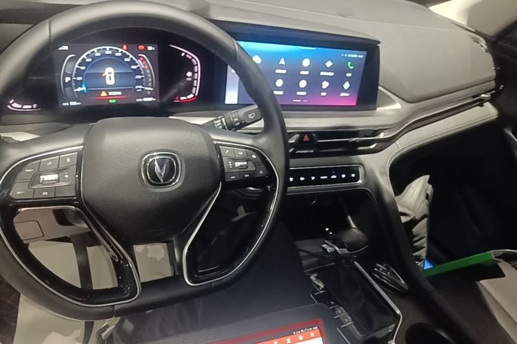 Used CHANGAN CS75 PLUS 2021 1.5T Automatic Luxury Version Center Console