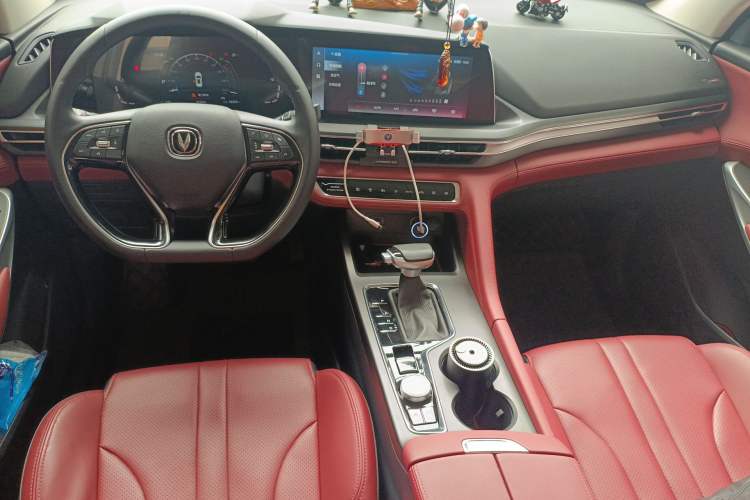 Used CHANGAN CS75 PLUS 2021 1.5T Automatic Luxury Version Center Console