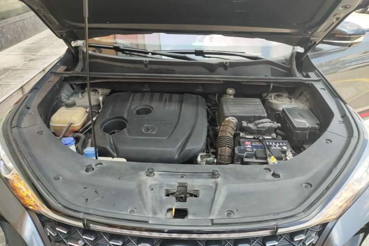Used CHANGAN CS75 PLUS 2021 1.5T Automatic Luxury Version Engine Bay