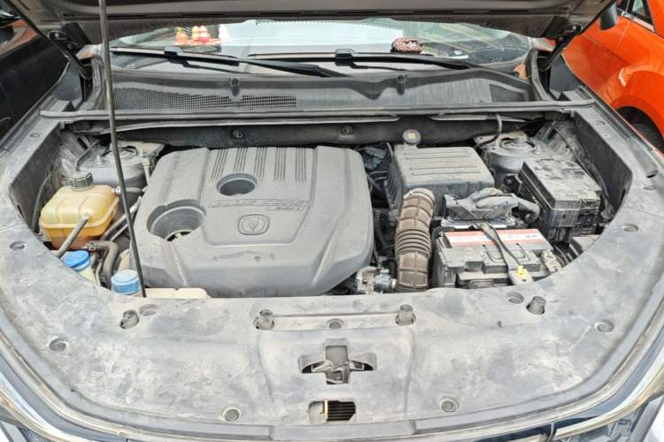 Used CHANGAN CS75 PLUS 2021 1.5T Automatic Luxury Version Engine Bay
