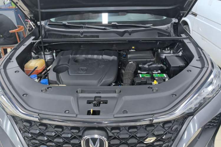 Used CHANGAN CS75 PLUS 2021 1.5T Automatic Luxury Version Engine Bay