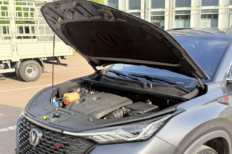 Used CHANGAN CS75 PLUS 2021 1.5T Automatic Luxury Version Engine Bay