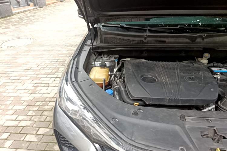 Used CHANGAN CS75 PLUS 2021 2.0T Automatic Flagship Edition Engine Bay Right