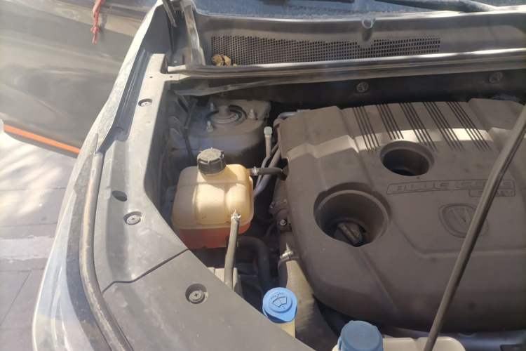 Used CHANGAN CS75 PLUS 2021 1.5T Automatic Luxury Version Engine Bay Right