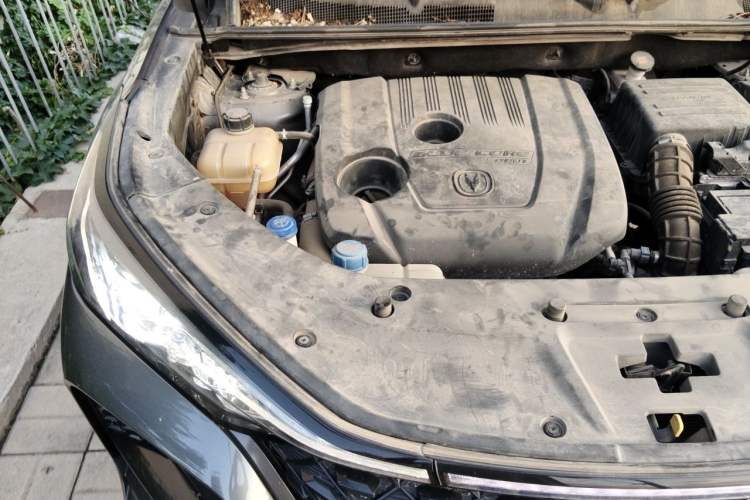 Used CHANGAN CS75 PLUS 2021 1.5T Automatic Prestige Model Engine Bay Right
